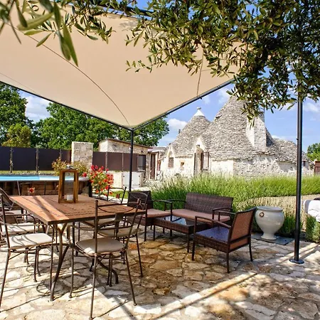 Trulli Ginevra Con Piscina